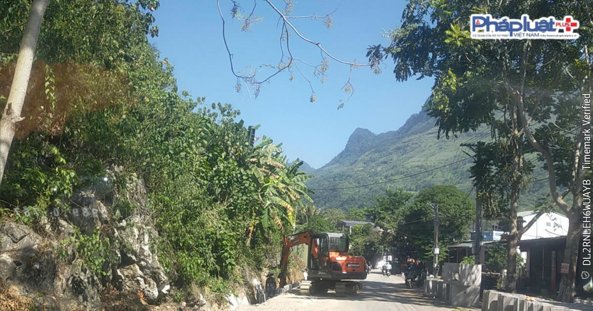 Công trình hàng chục tỷ đồng ngổn ngang giữa trung tâm xã Thanh Thủy