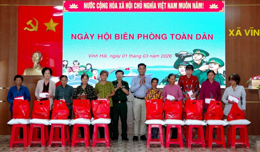 Ấm áp Ngày hội Biên phòng toàn dân nơi biên giới biển Vĩnh Hải Ấm áp Ngày hội Biên phòng toàn dân nơi biên giới biển Vĩnh Hải