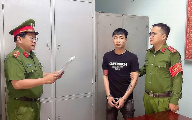 Phan Hồng Thiện bị bắt giữ khi đối tượng đang lẩn trốn tại địa phương - Ảnh Công an Đà Nẵng.