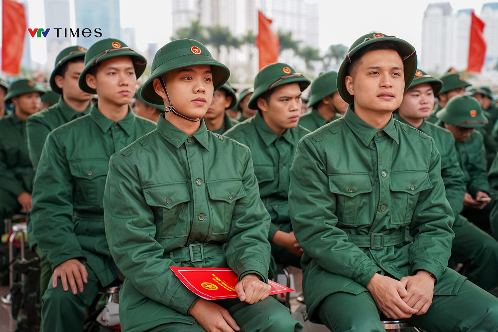 Sức trẻ tòng quân: Hàng nghìn thanh niên cả nước hăng hái lên đường nhập ngũ