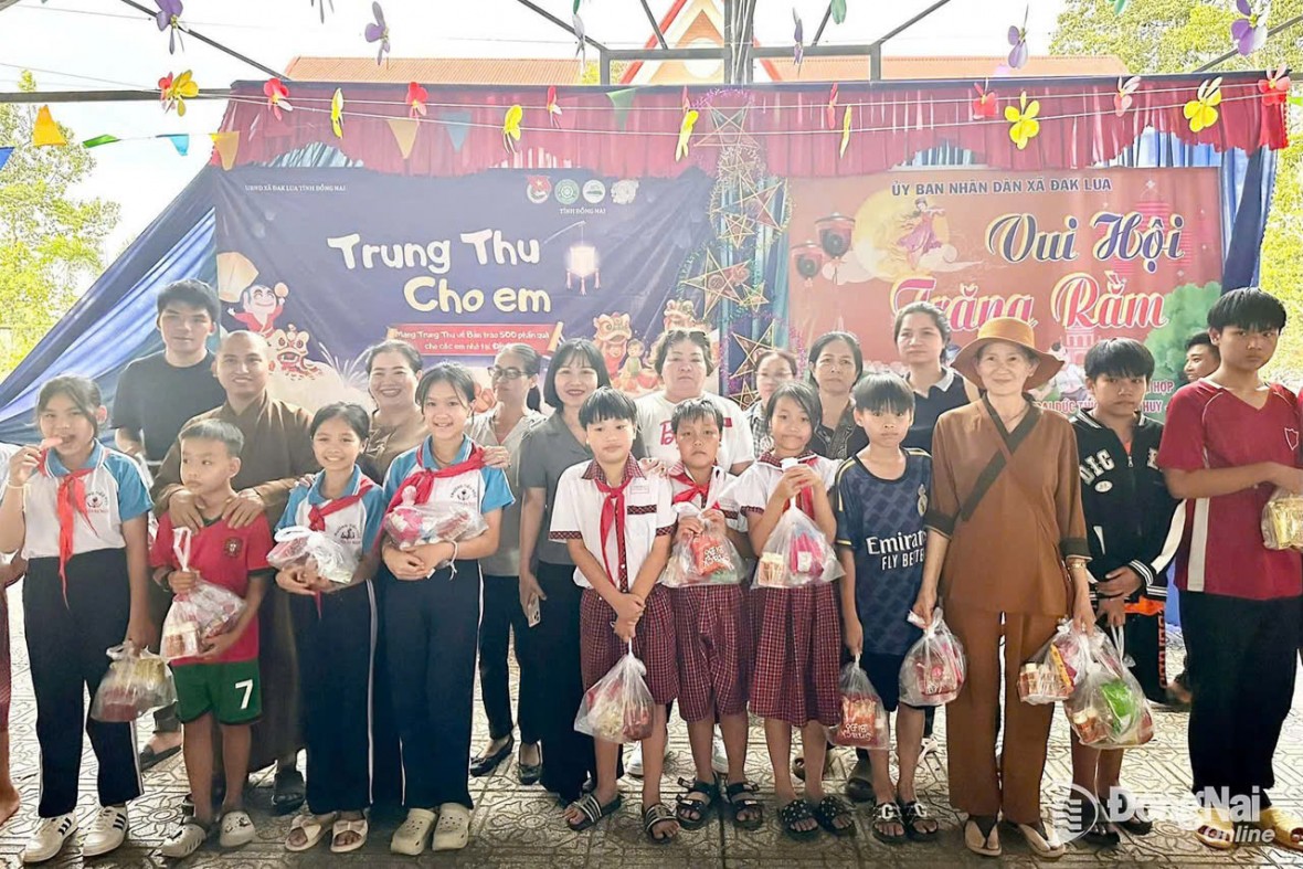 Nữ Chủ tịch xã Đak Lua: Hành trình 170km của trái tim hướng về nhân dân Nữ Chủ tịch xã Đak Lua: Hành trình 170km của trái tim hướng về nhân dân