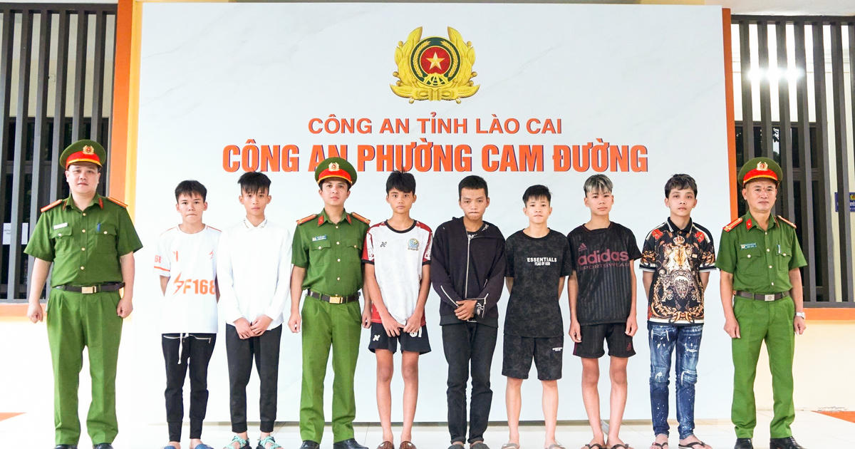 Khởi tố 4 thanh niên cầm kiếm, đinh ba phóng xe trên phố, quay clip đăng lên mạng xã hội
